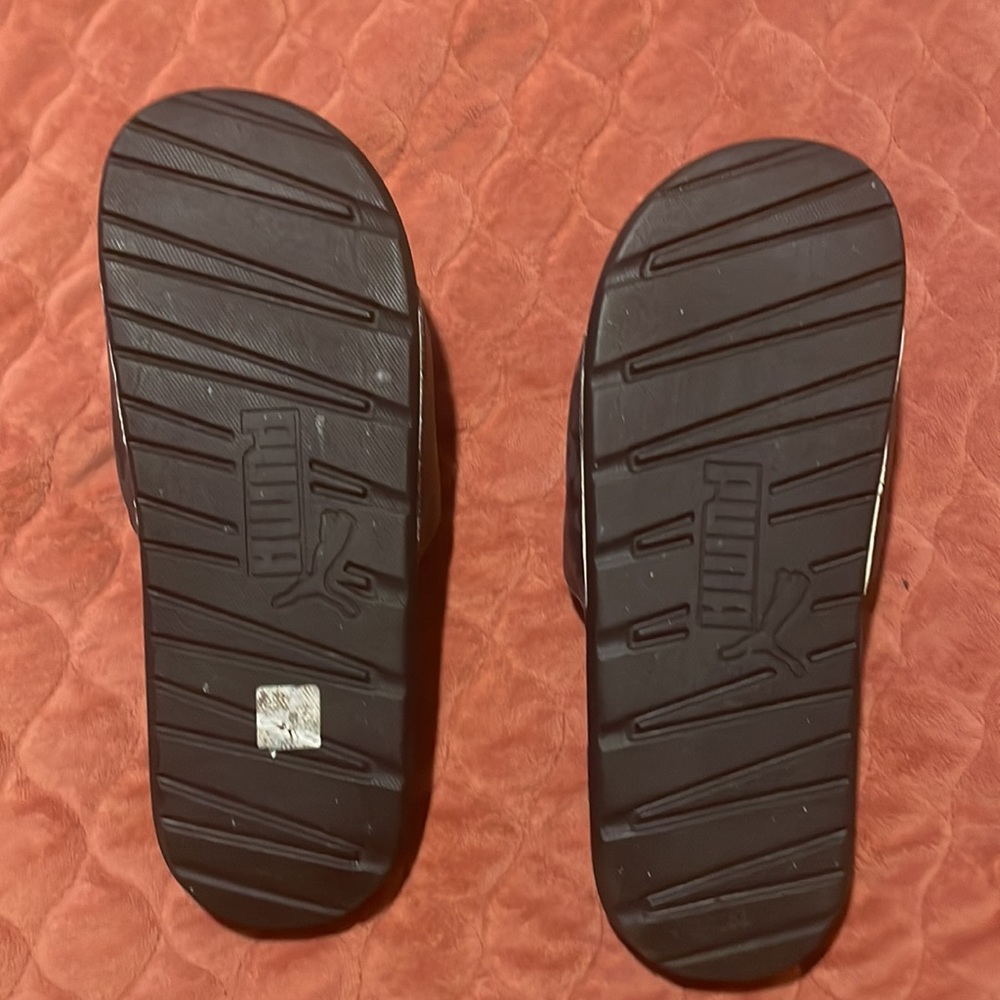PUMA Slides - Picture 2 of 2